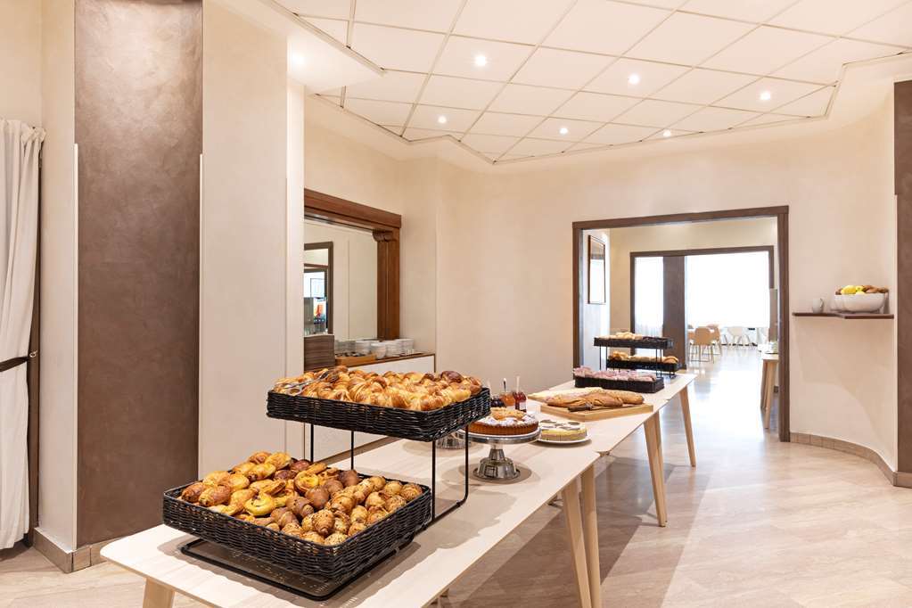 B&B Hotel Como City Center מסעדה תמונה